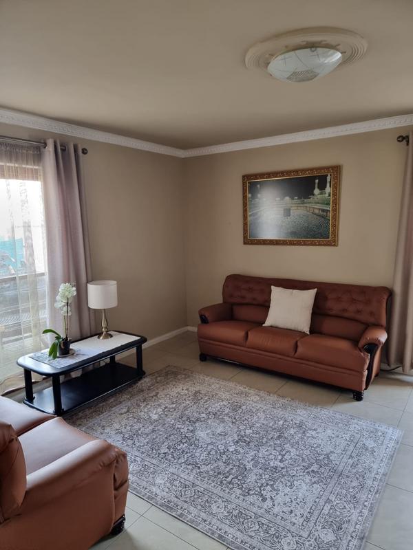 5 Bedroom Property for Sale in Grassy Park Western Cape